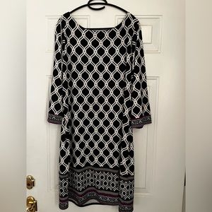 White House Black Market XL Medallion Shift dress 3/4 sleeve